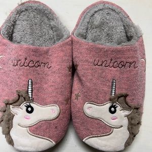 Cute slippers for big kids size Med 4.5-5.5.